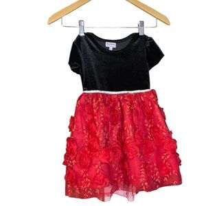 Bluberi boulevard Black and Red Rosettes